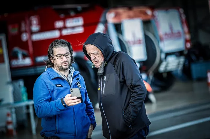 Verificaciones en Paul Ricard antes del embarque del Dakar 2020