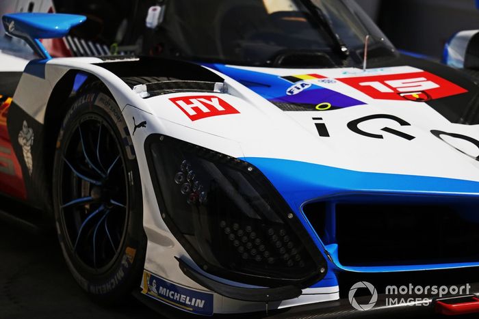 #15 BMW M Team Wrt BMW M Hybrid V8: Dries Vanthoor, Raffaele Marciello, Marco Wittmann