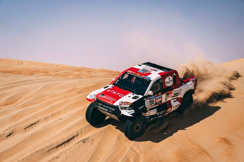 #205 Toyota Gazoo Racing Toyota: Giniel De Villiers, Dennis Murphy