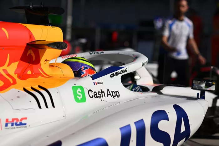 إيساك حجار، فريق RB F1