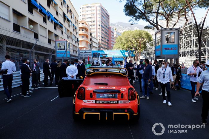 El Mini Safety Car en la parrilla