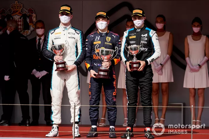 Dan Ticktum, Carlin, Liam Lawson, Hitech Grand Prix, y Oscar Piastri, Prema Racing