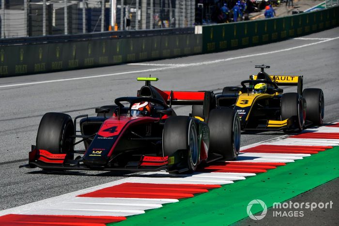 Callum Ilott, UNI-Virtuosi, Guanyu Zhou, UNI-Virtuosi 