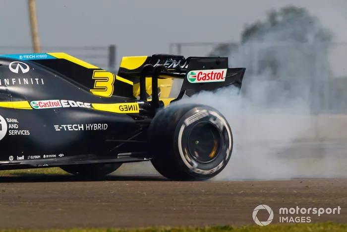 Daniel Ricciardo, Renault F1 Team R.S.20, hace un trompo