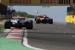 Lewis Hamilton, Mercedes AMG F1 W08, Kimi Raikkonen, Ferrari SF70H