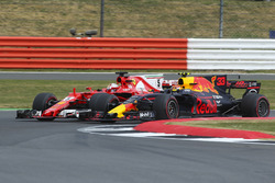 Max Verstappen, Red Bull Racing RB13, Sebastian Vettel, Ferrari SF70H