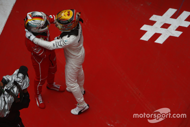 Lewis Hamilton, Mercedes AMG, y Sebastian Vettel, Ferrari