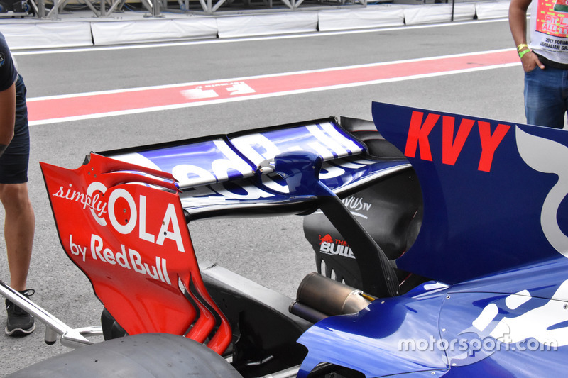 Scuderia Toro Rosso STR12, rear wing