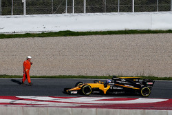 Jolyon Palmer, Renault Sport F1 Team RS17 stops on the circuit