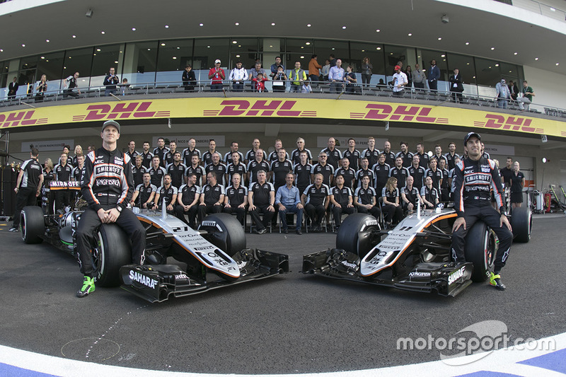 Sesion de fotos del equipo Sahara Force India con Nico Hulkenber. Sahara Force Inida y Sergio Pérez, Sahara Force India y Carlos Slim Presidente de América Móvil