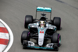 Lewis Hamilton, Mercedes AMG F1 W07 Hybrid