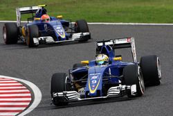 Marcus Ericsson, Sauber C35 leads team mate Felipe Nasr, Sauber C35