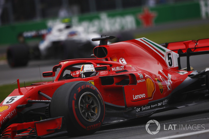 Sebastian Vettel, Ferrari SF71H, devant Sergey Sirotkin, Williams FW41