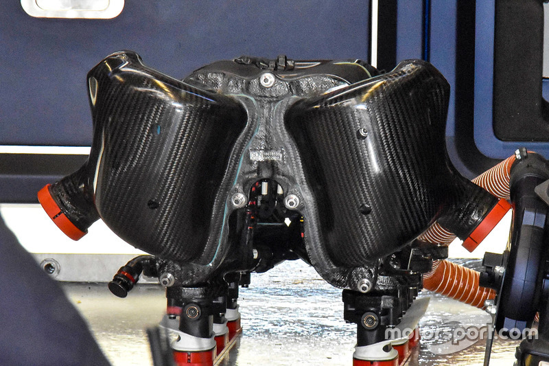 Red Bull Racing RB14 entrada de ar