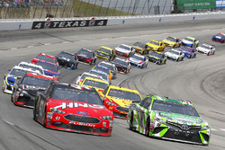 Kyle Busch, Joe Gibbs Racing, Toyota Camry Interstate Batteries restart