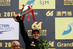 Podio: il secondo classificato Augusto Farfus, BMW Team Schnitzer, BMW M6 GT3