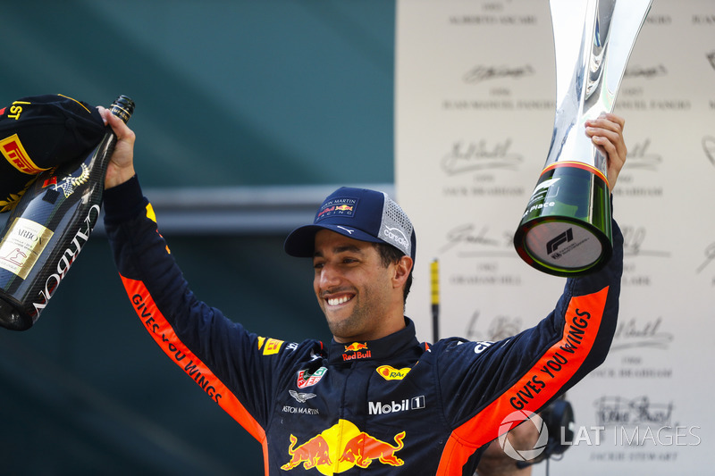 Le vainqueur Daniel Ricciardo, Red Bull Racing