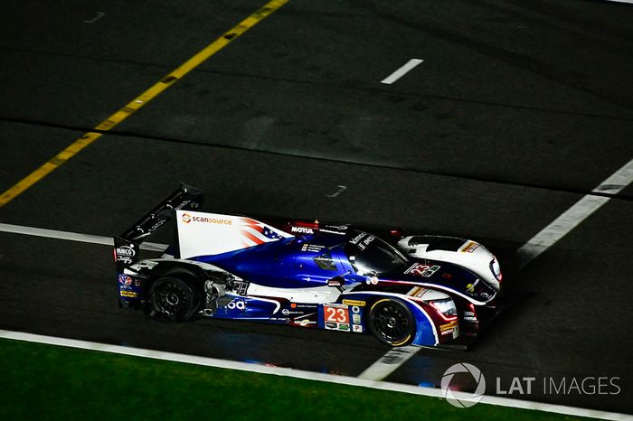 #23 United Autosports Ligier LMP2, P: Phil Hanson, Lando Norris, Fernando Alonso pit stop