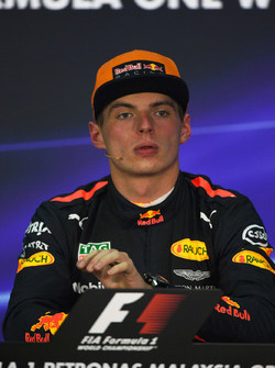 Max Verstappen, Red Bull Racing basın toplantısında