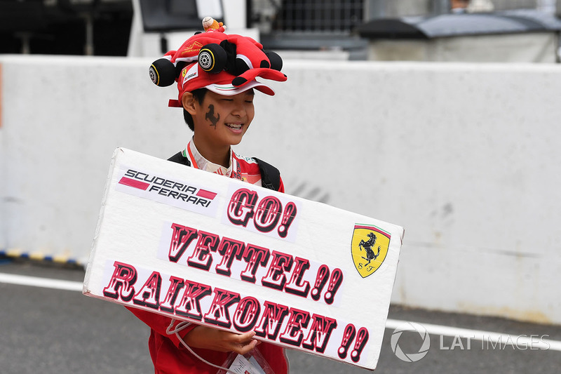 Ferrari fan and banner