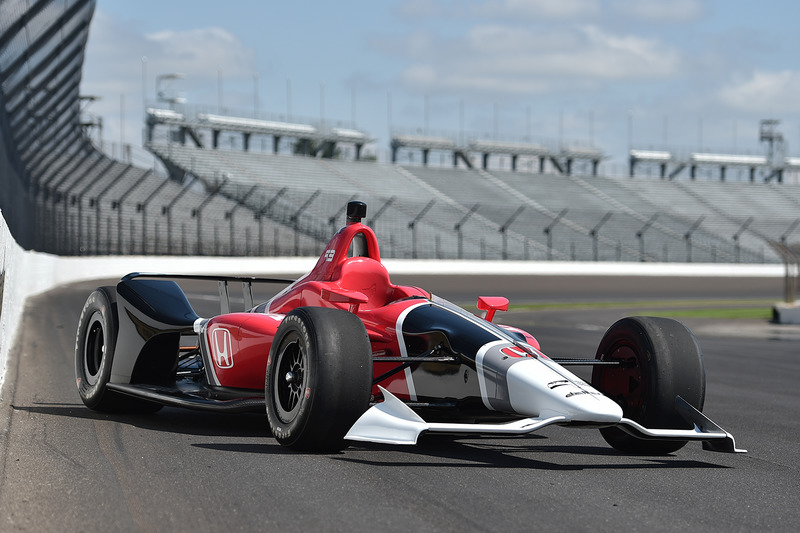 Машина Honda IndyCar 2018 года