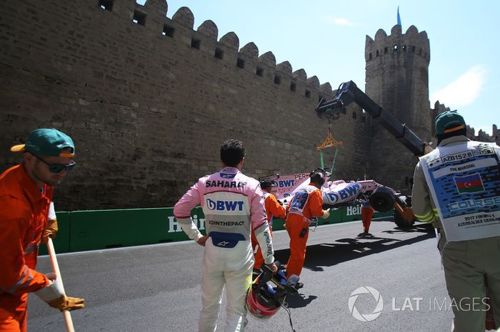 Sergio Pérez, Sahara Force India VJM10 choca en FP1