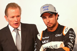 Sergio Perez, Sahara Force India F1, Andrew Green, directeur technique Sahara Force India F1 Team
