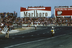 Le vainqueur Marco Lucchinelli, Suzuki