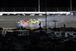 Crash: Jimmie Johnson, Hendrick Motorsports Chevrolet; Martin Truex Jr., Furniture Row Racing Toyota