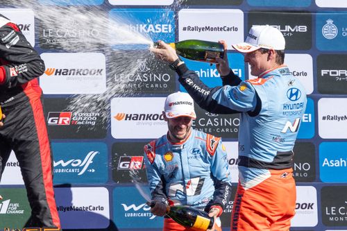 Podio: tercer puesto Adrien Fourmaux, Alexandre Coria, Hyundai World Rally Team Hyundai i20 N Rally1