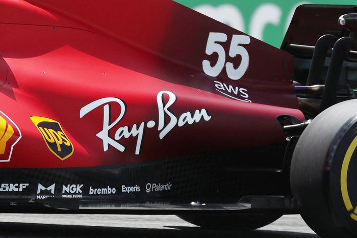 Detalle del suelo del coche de Carlos Sainz, Ferrari SF21