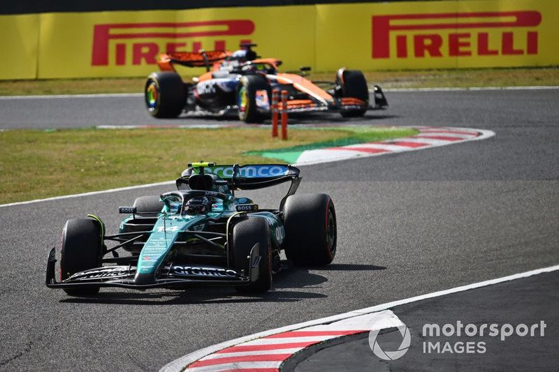 Fernando Alonso, Aston Martin AMR24, Oscar Piastri, McLaren MCL38