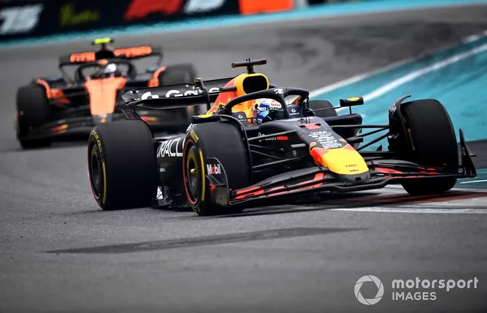 Lando Norris, McLaren, Max Verstappen, Red Bull Racing