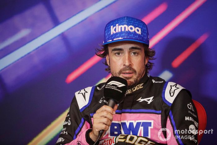 Fernando Alonso, Alpine F1 Team, en la rueda de prensa posterior a la clasificación
