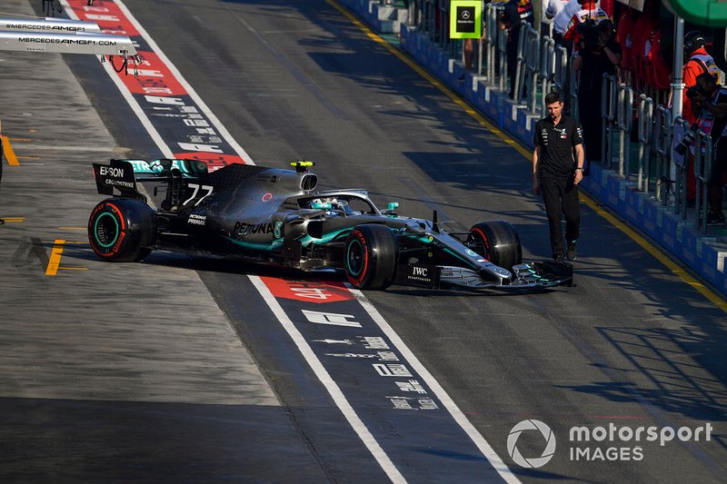 Valtteri Bottas, Mercedes AMG W10, leaves the garage