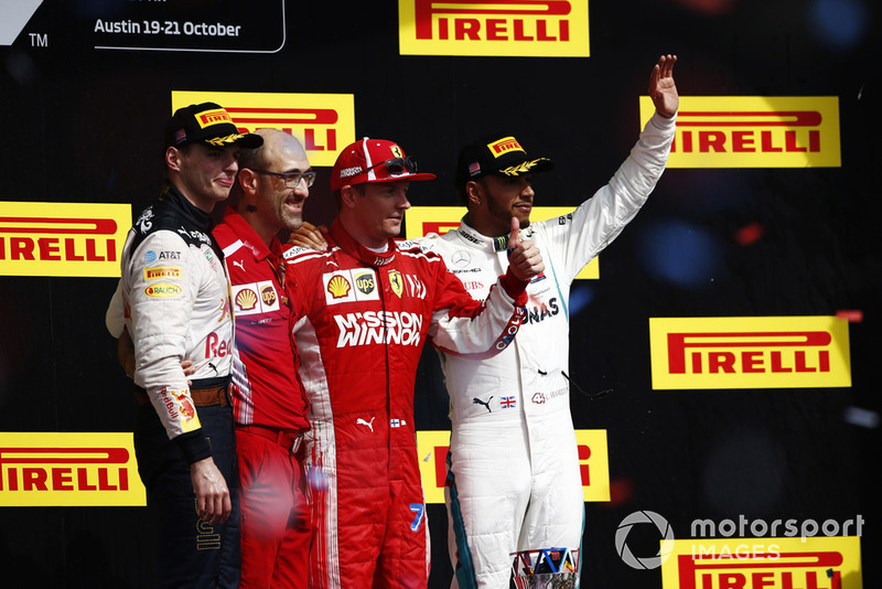 Max Verstappen, Red Bull Racing, berdiri di podium kedua GP Amerika Serikat