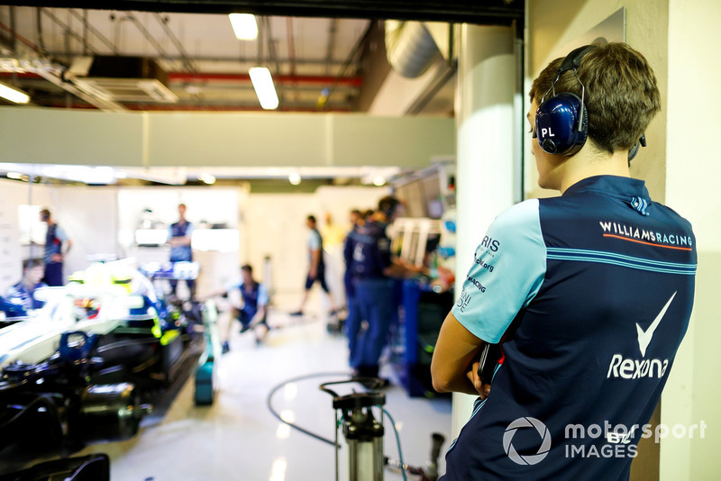 George Russell, Williams, watches team-mate Robert Kubica