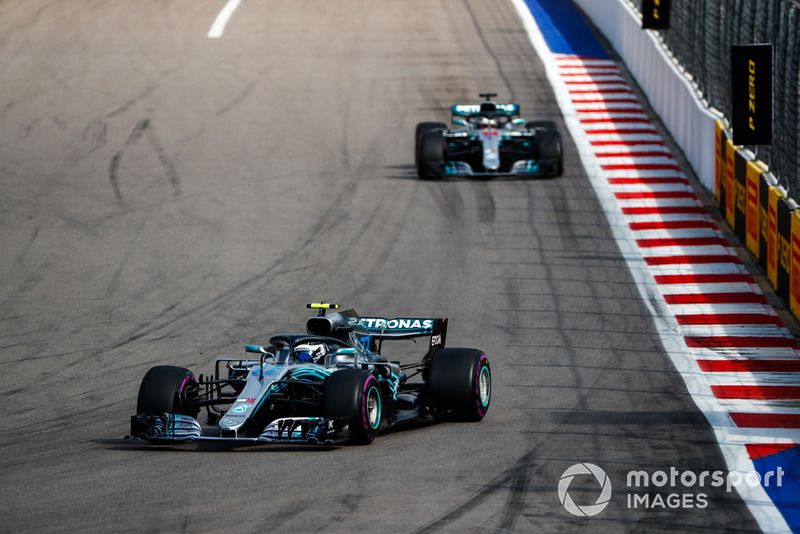 Mercedes, McLaren'a yaklaşıyor