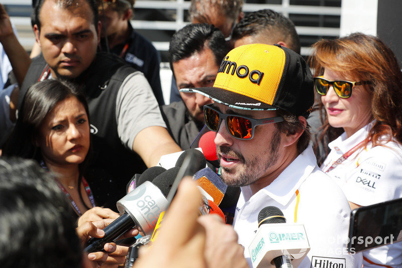 Fernando Alonso, McLaren con los medios