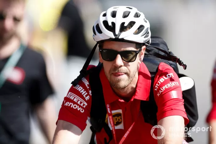 Sebastian Vettel, Ferrari en bicicleta