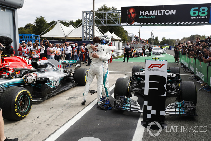 Valtteri Bottas - -bandeira quadriculada