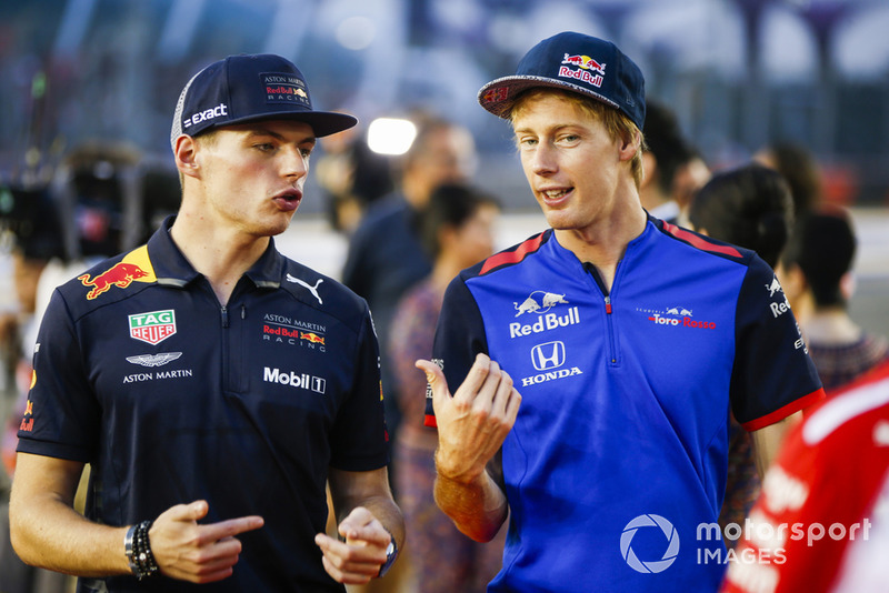 Brendon Hartley, Toro Rosso, y Max Verstappen, Red Bull Racing