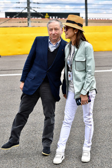 Jean Todt, FIA Başkanı ve eşi Michelle Yeoh gridde