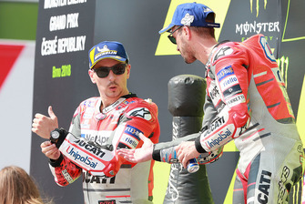 Podio: il vincitore della gara Andrea Dovizioso, Ducati Team, il secondo classificato Jorge Lorenzo, Ducati Team