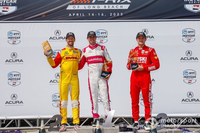 Podio: ganador Kyle Kirkwood, Andretti Autosport Honda, segundo lugar Romain Grosjean, Andretti Autosport Honda, tercer lugar Marcus Ericsson, Chip Ganassi Racing Honda
