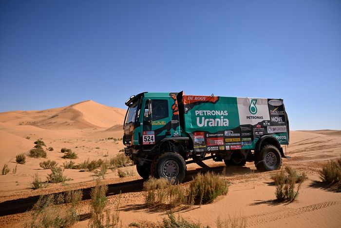 #524 Petronas Team De Rooy Iveco: Mitchel Van Den Brink, Rijk Mouw, Bert Donkelaar