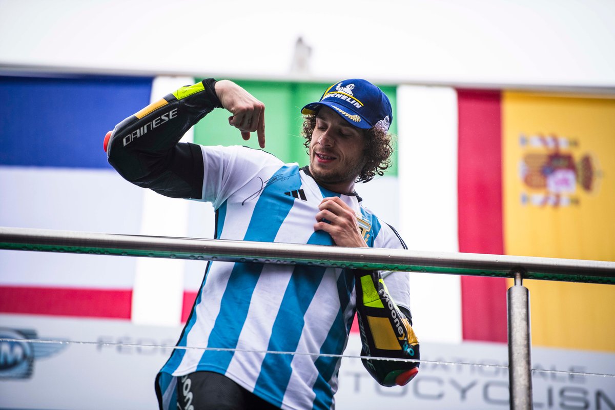 Bezzecchi tras vencer en Termas