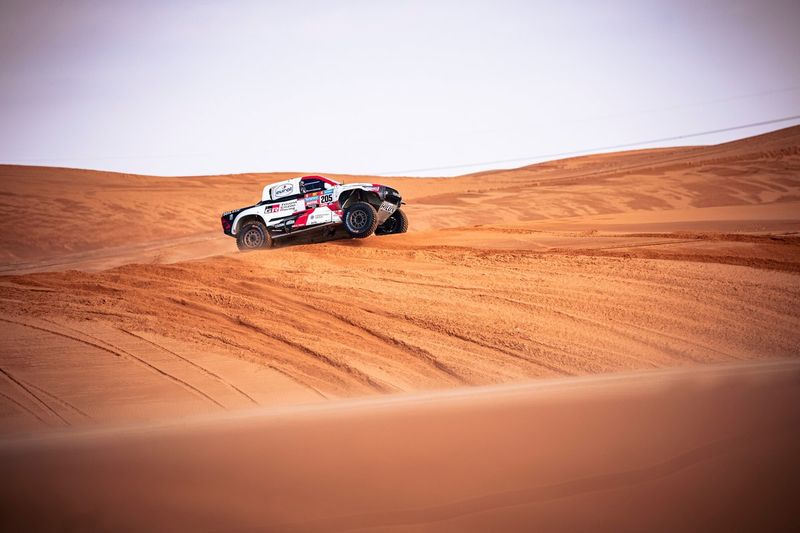 #205 Toyota Gazoo Racing Toyota: Giniel De Villiers, Dennis Murphy