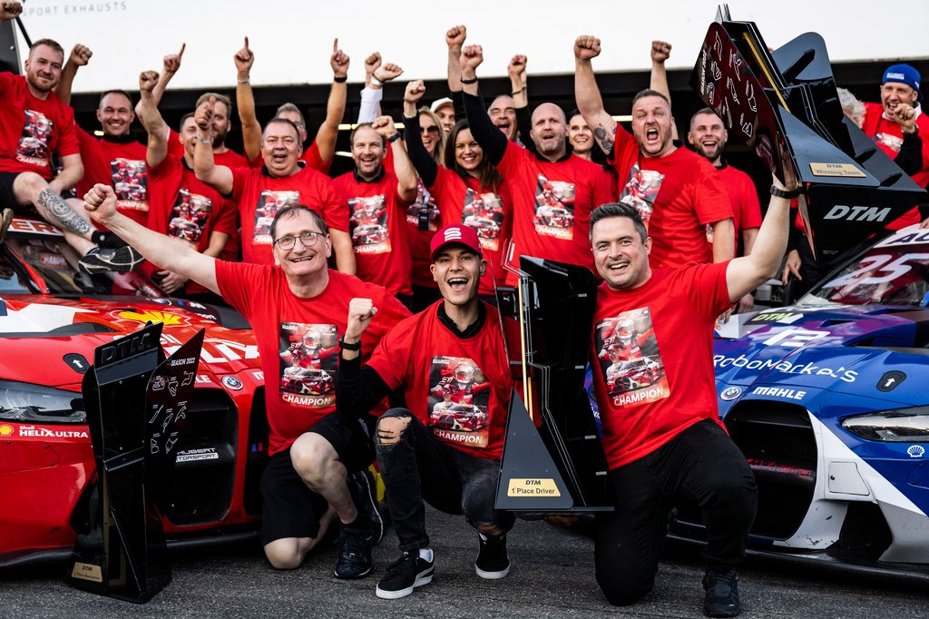 Champion Sheldon van der Linde, Schubert Motorsport with the team