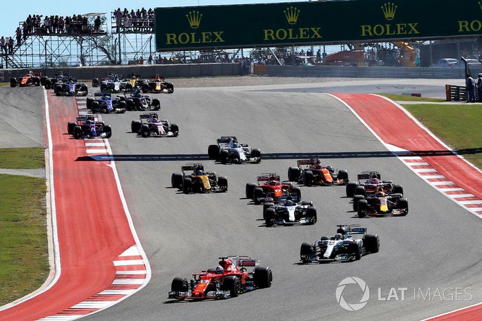 Sebastian Vettel, Ferrari SF70H líder al inicio